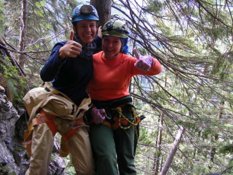 Kobieca działalność jaskiniowa